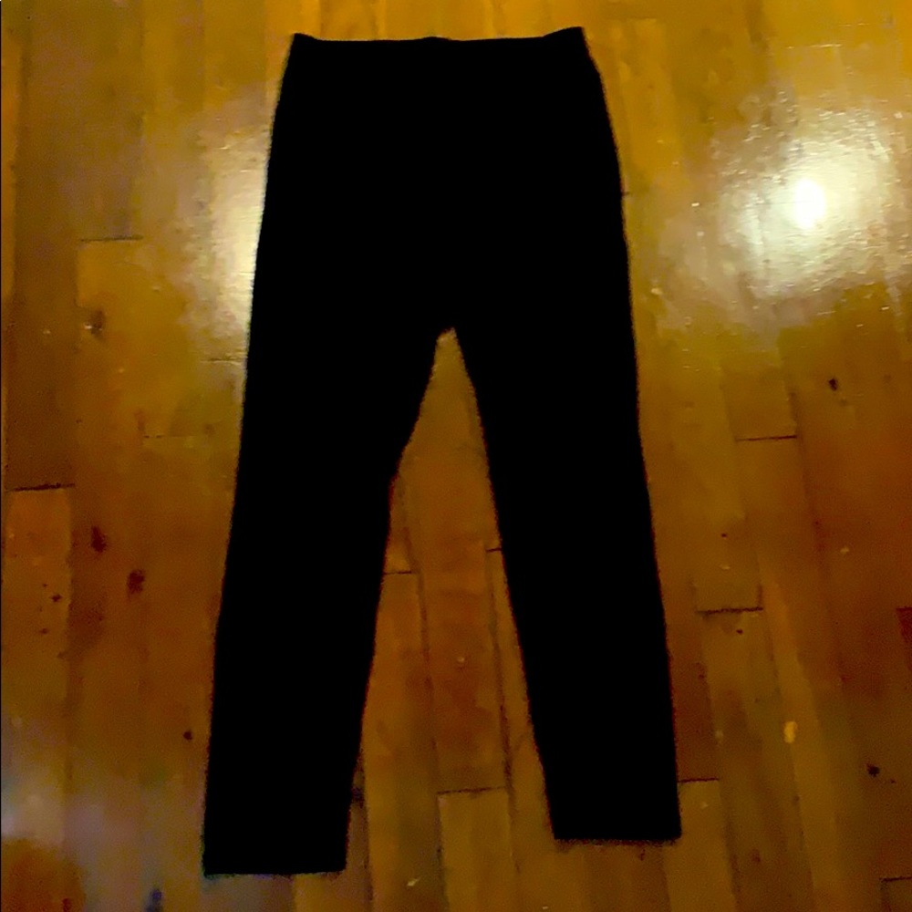 Simple black leggings
